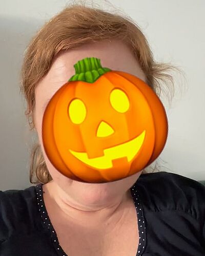 🎃 Halloween feiern und Christ:in sein – passt das zusammen?

Wir finden: Ja!

Kürbisse schnitzen, sich verkleiden,...